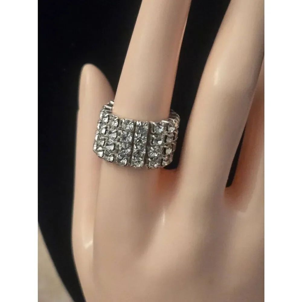 Women's Size 6.5 White Rhinestone 4 Row Eternity Elastic Band Ring